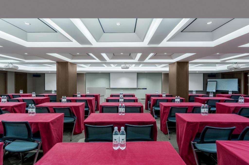 Yitel Premium Zhongshan Park Hotel 4*