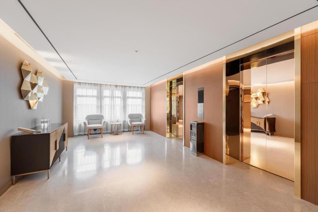 Yitel Premium Zhongshan Park Hotel