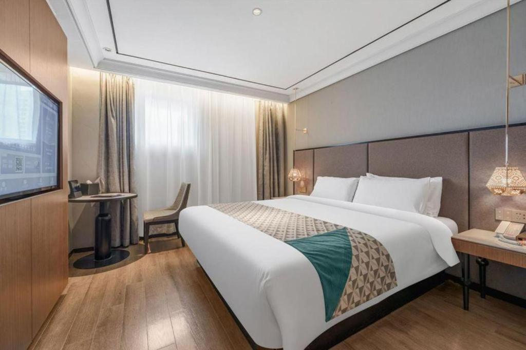 Yitel Premium Zhongshan Park Hotel 4*