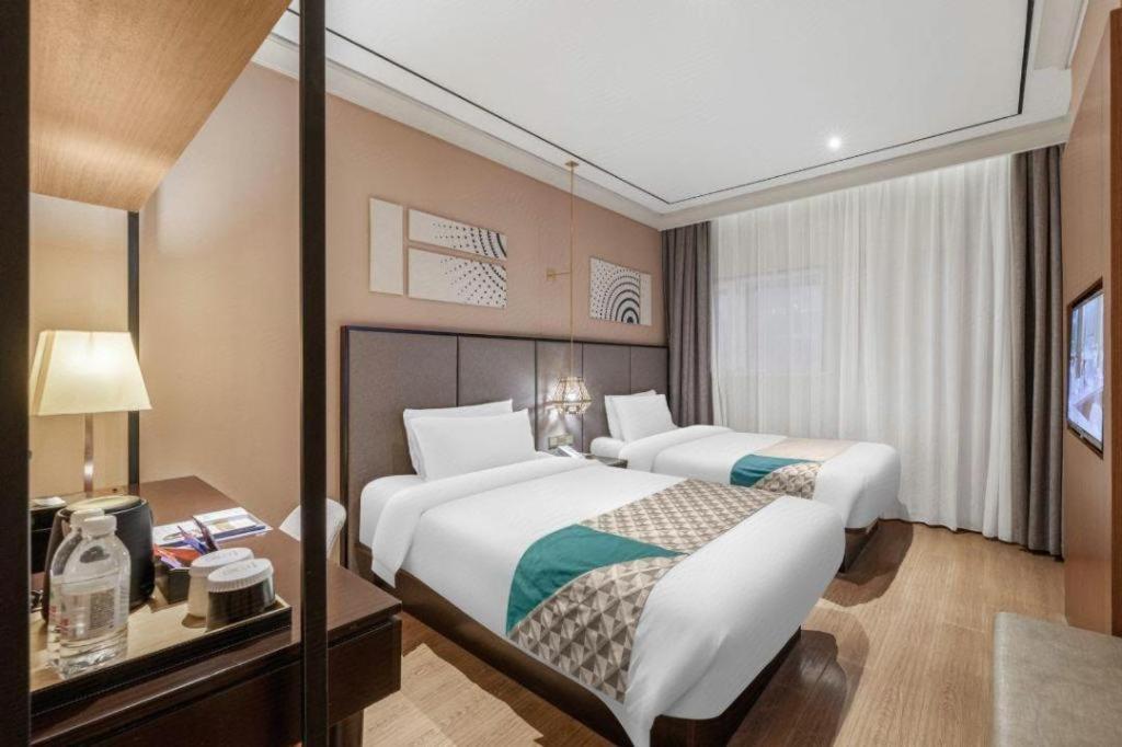 Yitel Premium Zhongshan Park Hotel