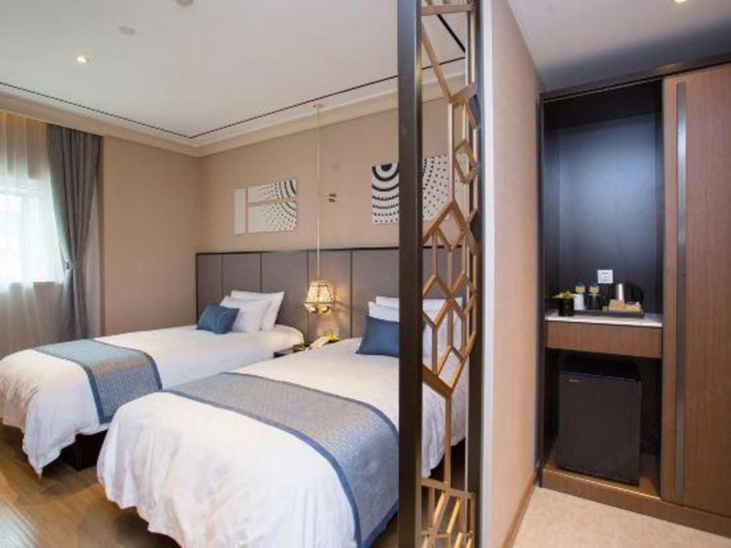 Yitel Premium Zhongshan Park Hotel 4*